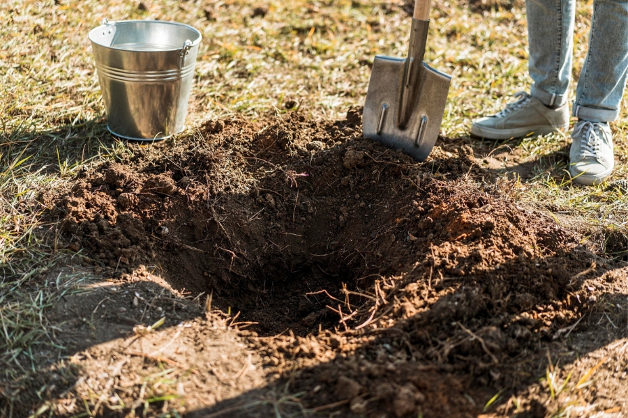 When to Call a Contractor for Foundation Repair in Nassau Village-Ratliff, FL